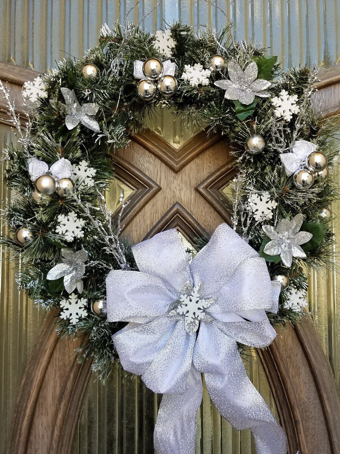 Christmas Wreath With Remote Control Lights - Holiday Wreath for front door, Christmas Decorations - Auntie's Expo