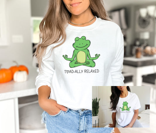 Frog Sweat Shirt, frog and toad shirt, Unisex Gardener Shirt, Aesthetic Tshirt, cottage core shirt, boho clothing, aesthetic shirt