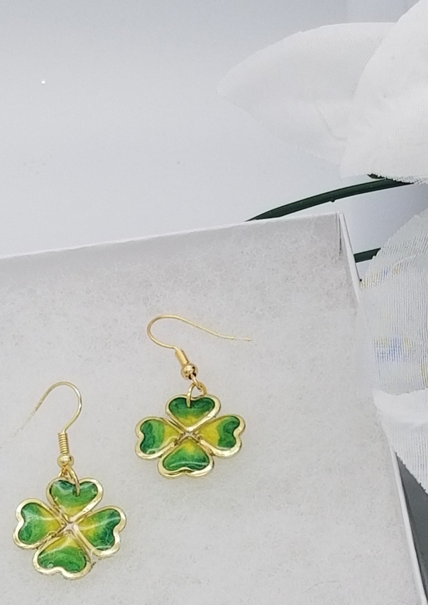 St Patricks Day Earrings| Four Leaf Clover Earrings| Shamrock Earrings| Clover Earrings| Resin Earrings Dangle Earrings