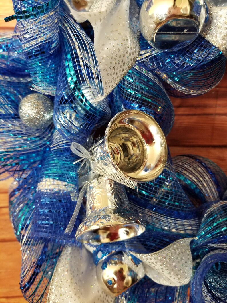 Silver and Blue Christmas Wreath With Remote - Holiday Wreath for front door, Christmas Decorations - Auntie's Expo