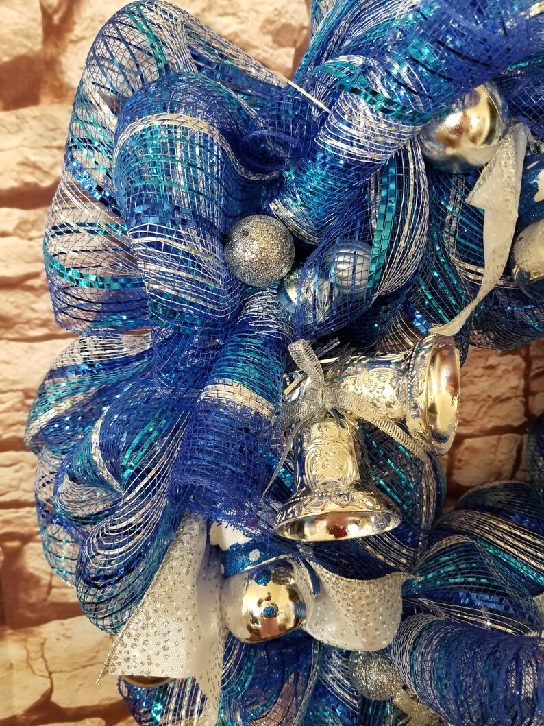 Silver and Blue Christmas Wreath With Remote - Holiday Wreath for front door, Christmas Decorations - Auntie's Expo